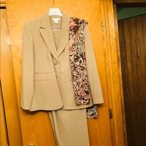 Never worn before pant suit